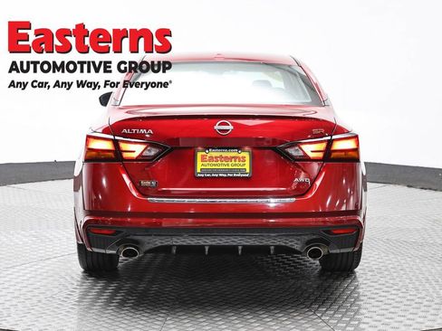 Used 2023 Nissan Altima 2.5 SR AWD/4WD image 6