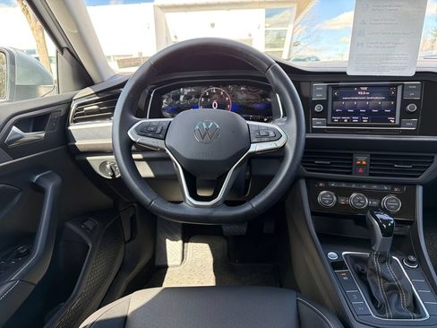 Certified 2023 Volkswagen Jetta SE FWD image 14