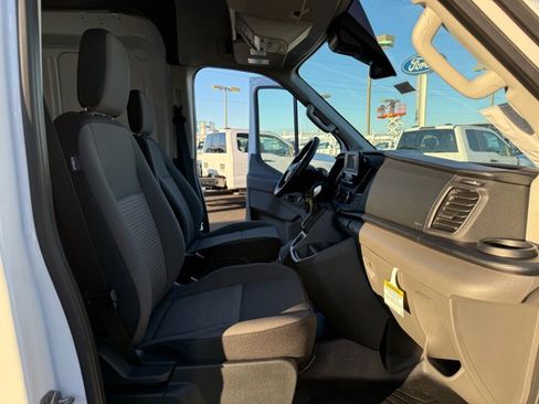 New 2025 Ford Transit 250 148 Medium Roof image 15