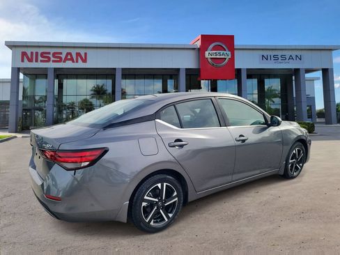 Used 2024 Nissan Sentra SV FWD image 2