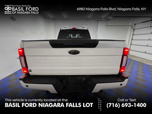 Used 2022 Ford F250 Lariat w/ Black Appearance Package image 23