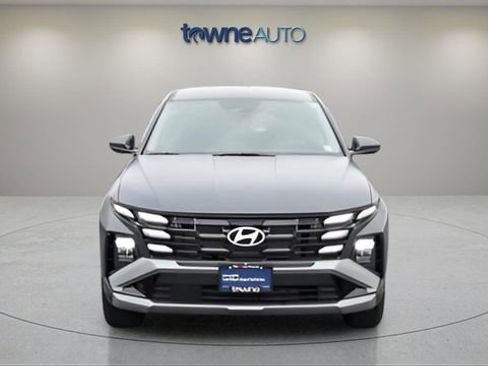 Used 2025 Hyundai Tucson SE AWD/4WD image 9