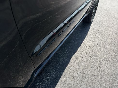 Used 2019 Jeep Grand Cherokee Altitude RWD image 9