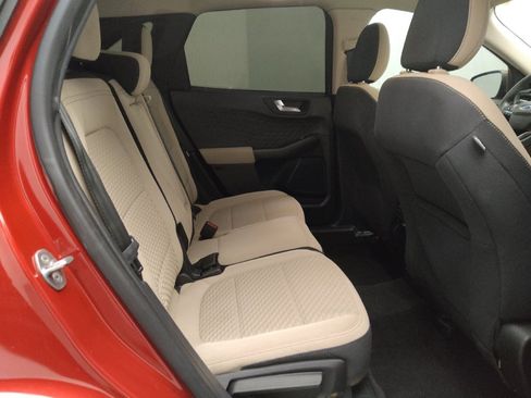 Used 2020 Ford Escape SE image 19