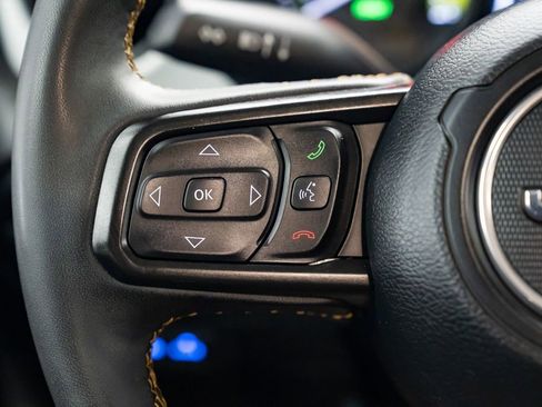 Used 2024 Jeep Wrangler Unlimited image 16