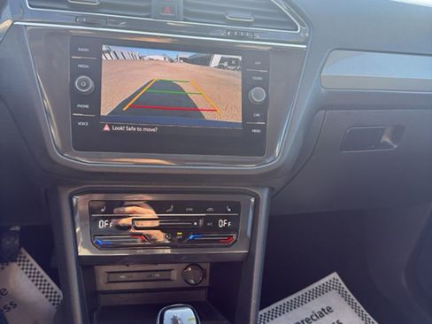 Used 2024 Volkswagen Tiguan SE image 36