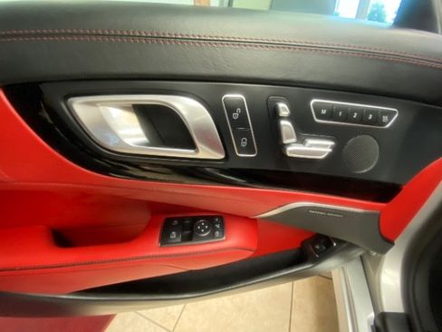 Used 2013 Mercedes-Benz SL 550 image 14