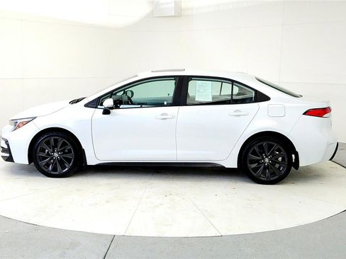 Certified 2023 Toyota Corolla SE image 3