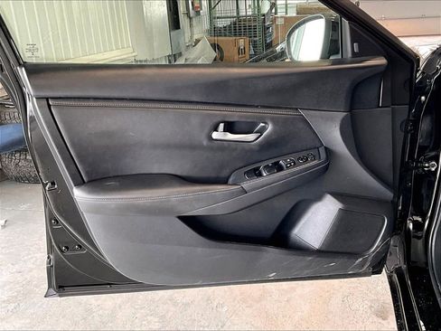 Used 2024 Nissan Sentra SV image 9