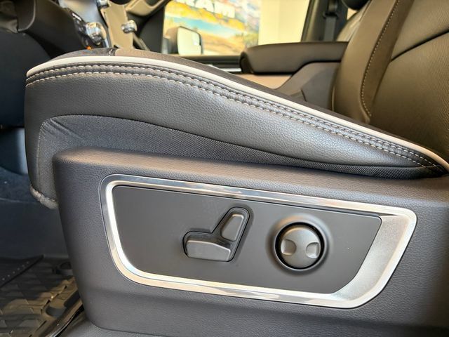 New 2027 RAM 1500 Laramie w/ Night Edition AWD/4WD image 17