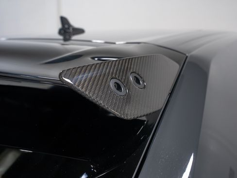 Used 2024 Lamborghini Urus Performante AWD/4WD image 25