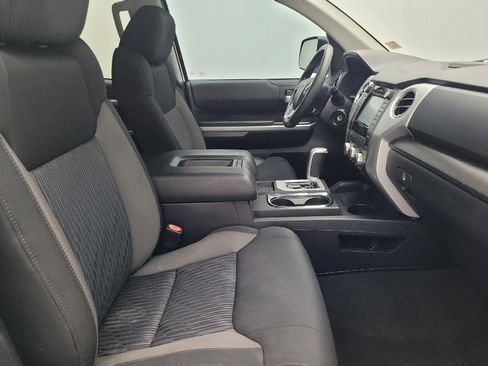 Used 2017 Toyota Tundra SR5 w/ SR5 Upgrade Package image 21