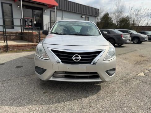 Used 2015 Nissan Versa S FWD image 4