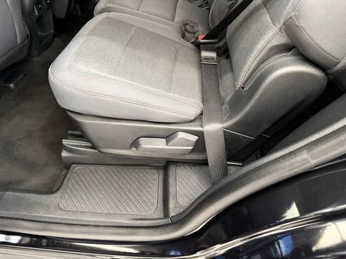 Used 2025 Ford Explorer Active AWD/4WD image 17