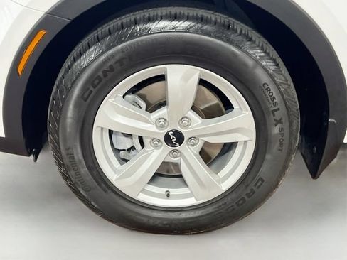 Certified 2024 Kia Sorento LX FWD image 31