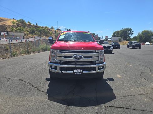 Used 2019 Ford F250 Lariat w/ Lariat Ultimate Package AWD/4WD image 2
