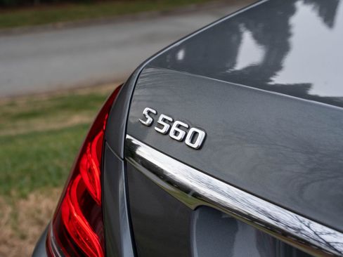 Used 2019 Mercedes-Benz S 560 4MATIC Sedan image 11