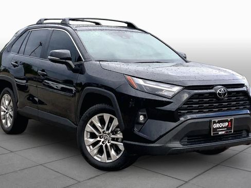 Used 2025 Toyota RAV4 XLE Premium image 3
