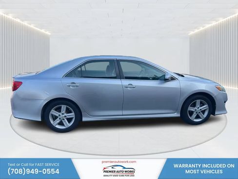 Used 2012 Toyota Camry SE FWD image 8