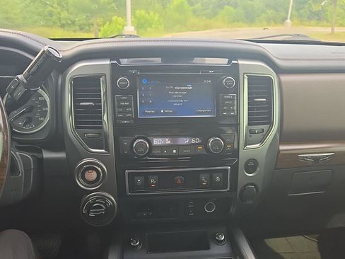 Used 2017 Nissan Titan Platinum Reserve AWD/4WD image 19