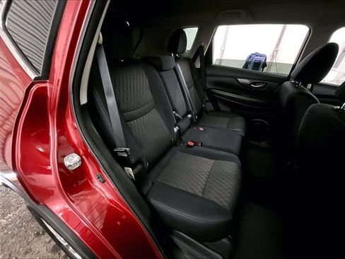 Used 2018 Nissan Rogue SV AWD/4WD image 26