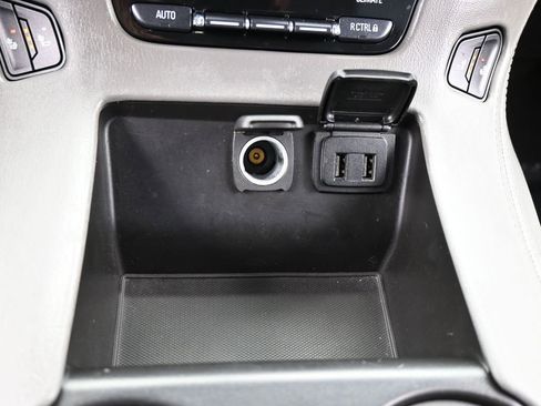 Used 2020 Chevrolet Suburban LT image 25