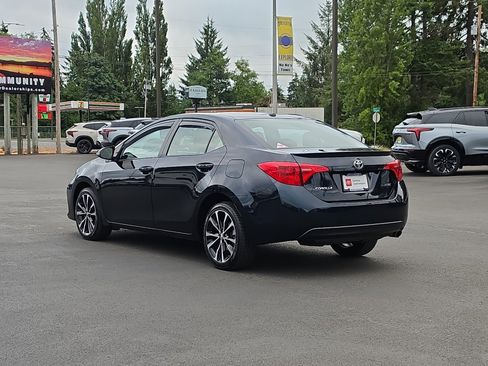 Certified 2019 Toyota Corolla XSE FWD image 4