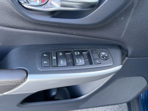 Used 2018 Jeep Cherokee Limited image 16