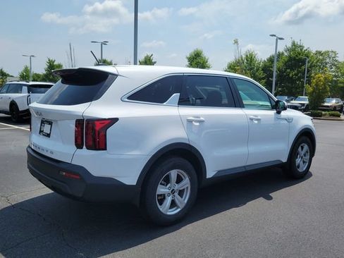 Used 2022 Kia Sorento LX FWD image 4