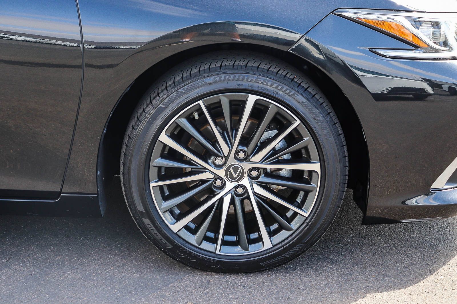 Certified 2024 Lexus ES 350 w/ Premium Package FWD image 10