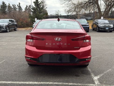 Used 2020 Hyundai Elantra Limited image 4