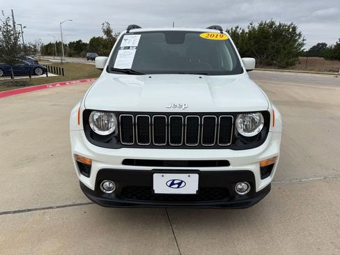 Used 2019 Jeep Renegade Latitude image 2