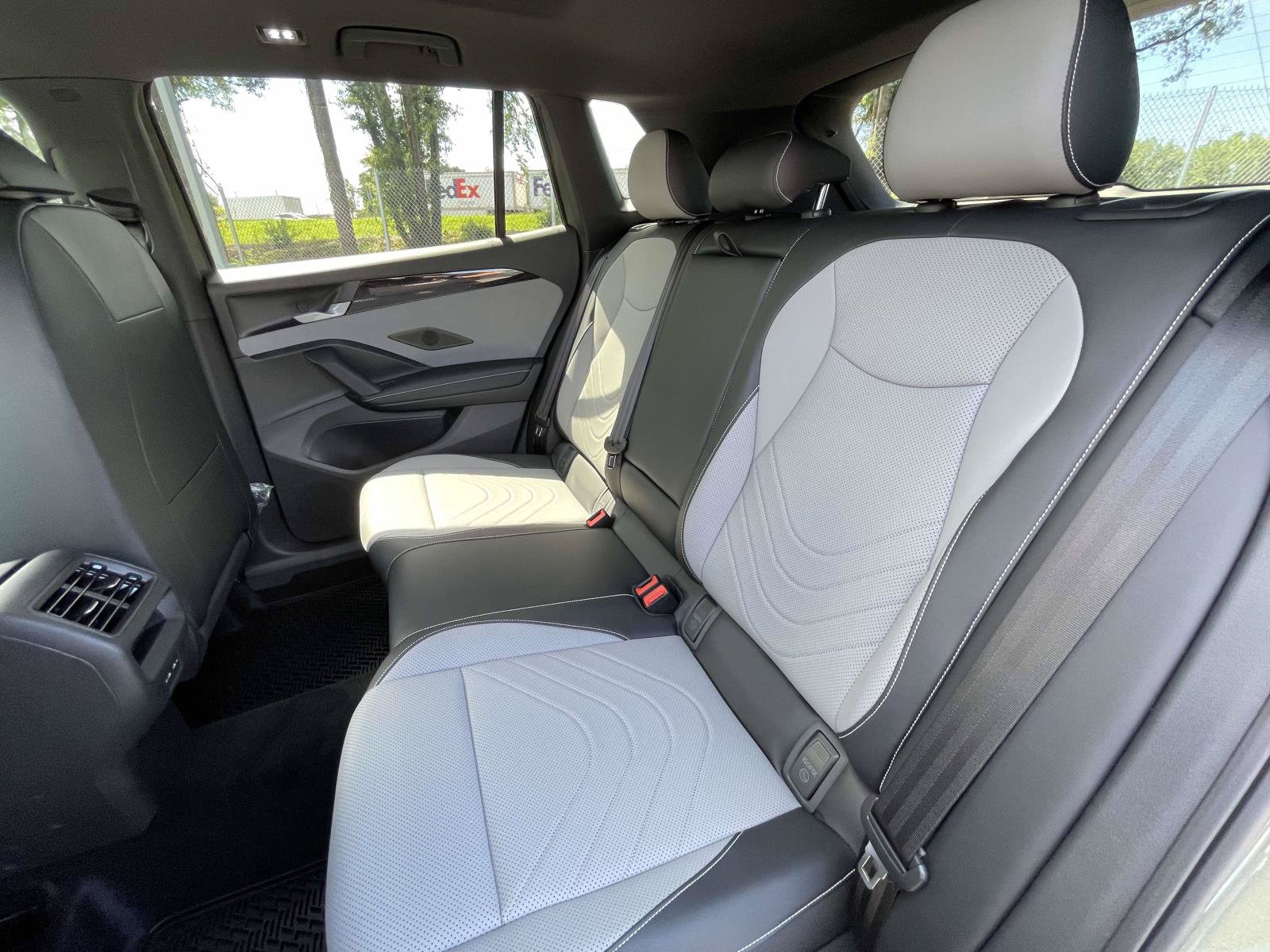 New 2026 Volkswagen Tiguan SE R-Line FWD image 13
