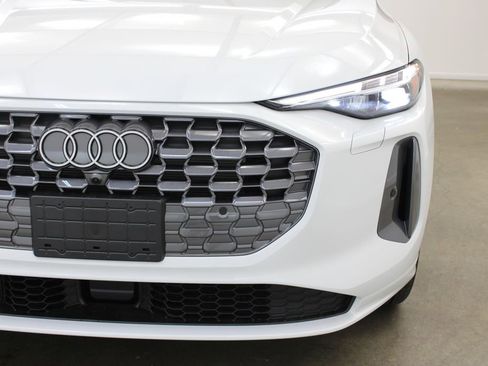 New 2025 Audi Q5 Prestige image 8