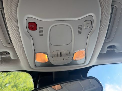 Used 2023 Jeep Renegade Latitude AWD/4WD image 48