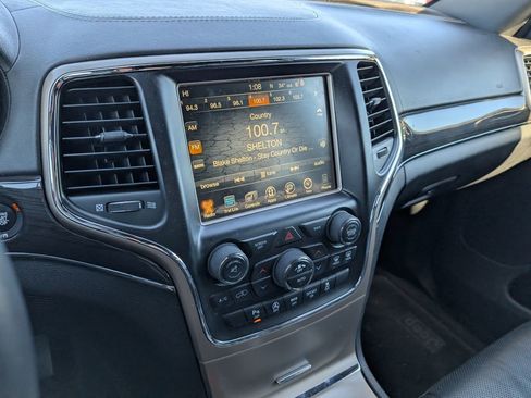Used 2017 Jeep Grand Cherokee Overland image 17