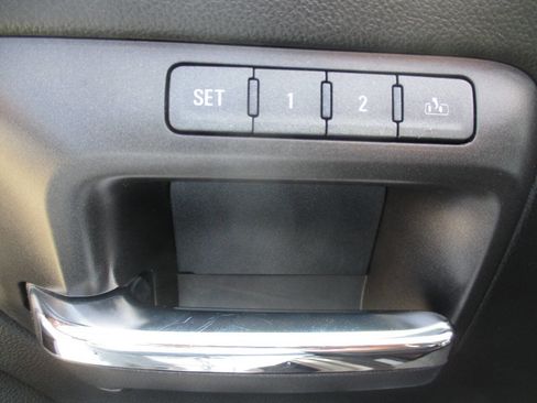 Used 2017 Chevrolet Silverado 1500 LTZ Z71 w/ LTZ Plus Package image 18