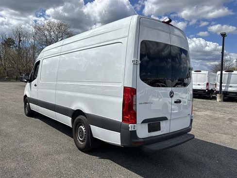 Used 2022 Mercedes-Benz Sprinter 2500 image 29