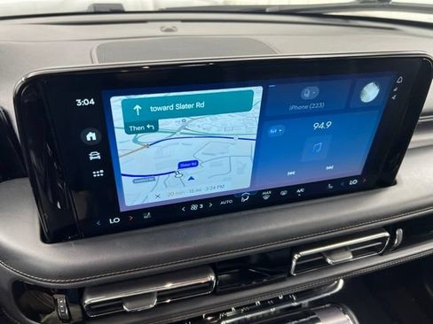 Used 2025 Lincoln Aviator AWD image 17