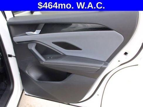 Used 2025 Volkswagen Tiguan SE AWD/4WD image 24