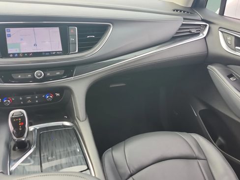 Used 2020 Buick Enclave Essence w/ Sound and Sites Package image 15