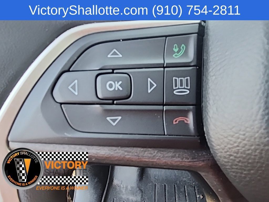 Used 2023 Jeep Grand Cherokee Limited w/ Black Appearance Package AWD/4WD image 13