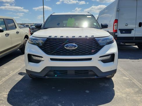 Used 2020 Ford Explorer ST w/ ST Street Pack image 2