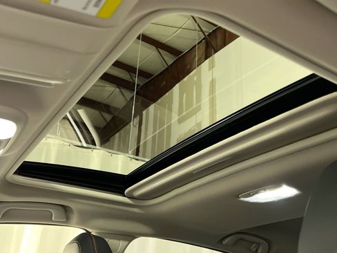 Used 2023 Subaru Crosstrek 2.5i Limited w/ Moonroof Package image 24