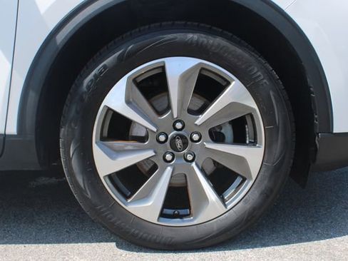 Used 2024 Ford Escape Platinum w/ Class II Trailer Tow Package AWD/4WD image 39