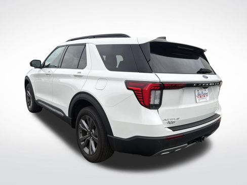 Used 2025 Ford Explorer Active w/ Active Comfort Package AWD/4WD image 16