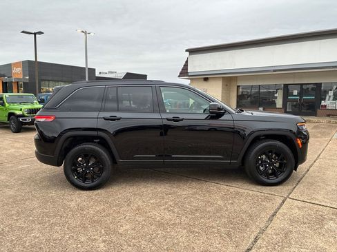 New 2026 Jeep Grand Cherokee Altitude AWD/4WD image 7