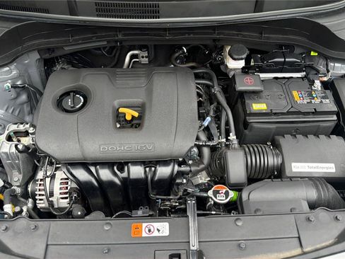 Used 2025 Kia Soul LX w/ LX Technology Package FWD image 9