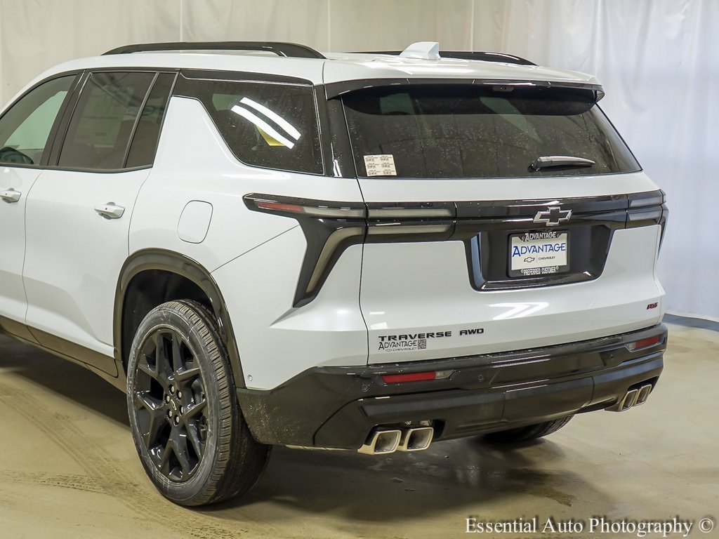 New 2026 Chevrolet Traverse RS w/ LPO, Floor Liner Package AWD/4WD image 7