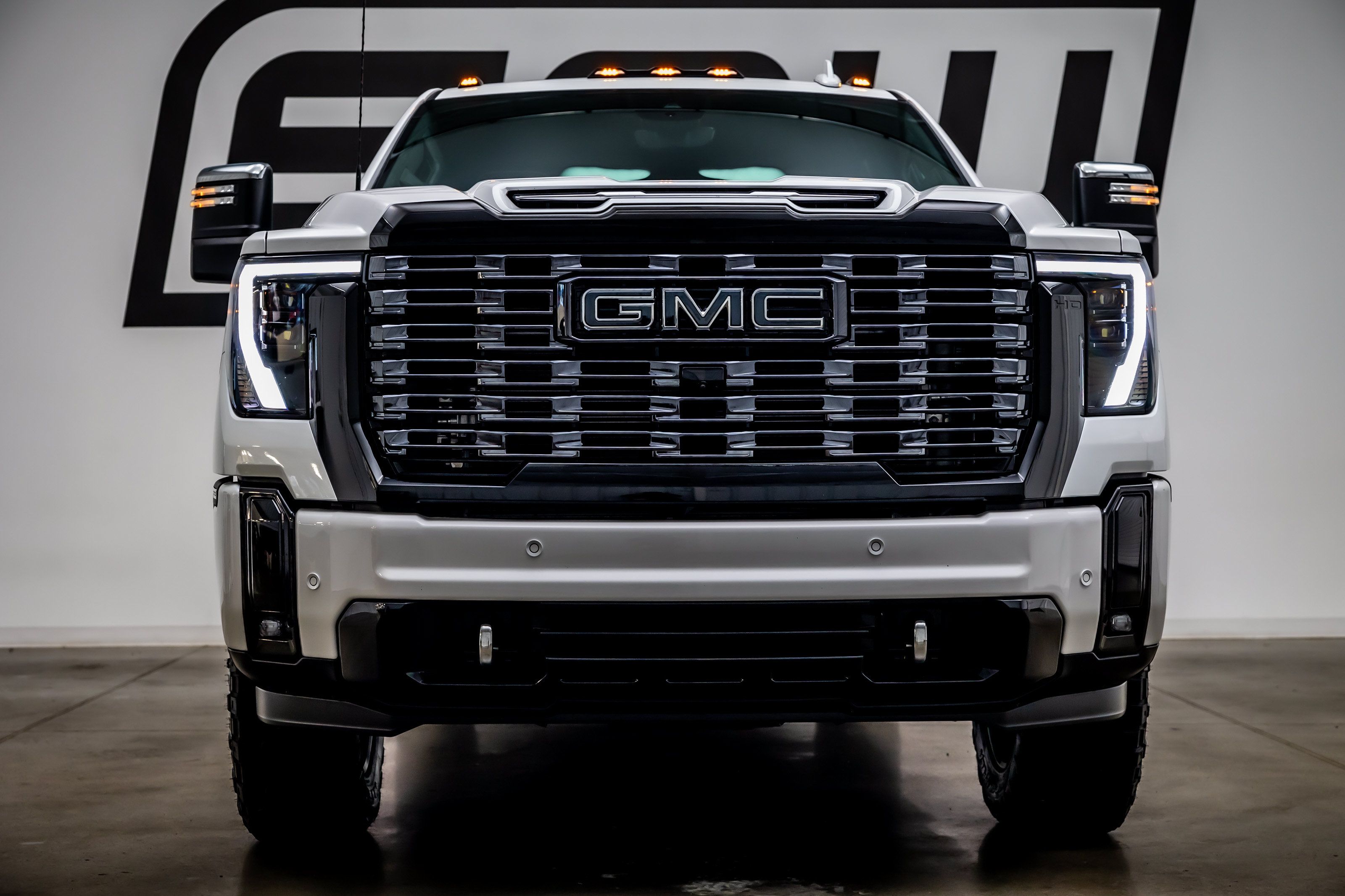 Used 2025 GMC Sierra 2500 Denali Ultimate AWD/4WD image 4